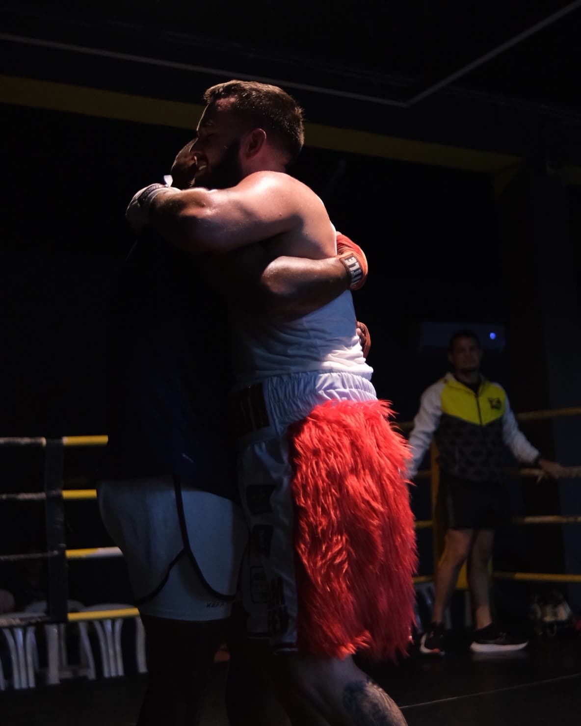 Boxeador del Atlantic BC con su medalla de campeón